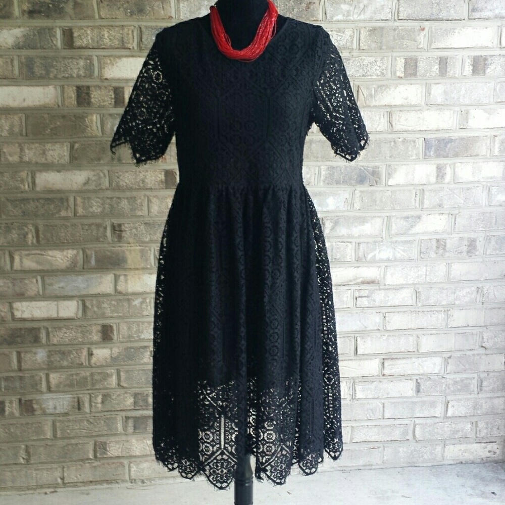 H&M new black strong lace dress